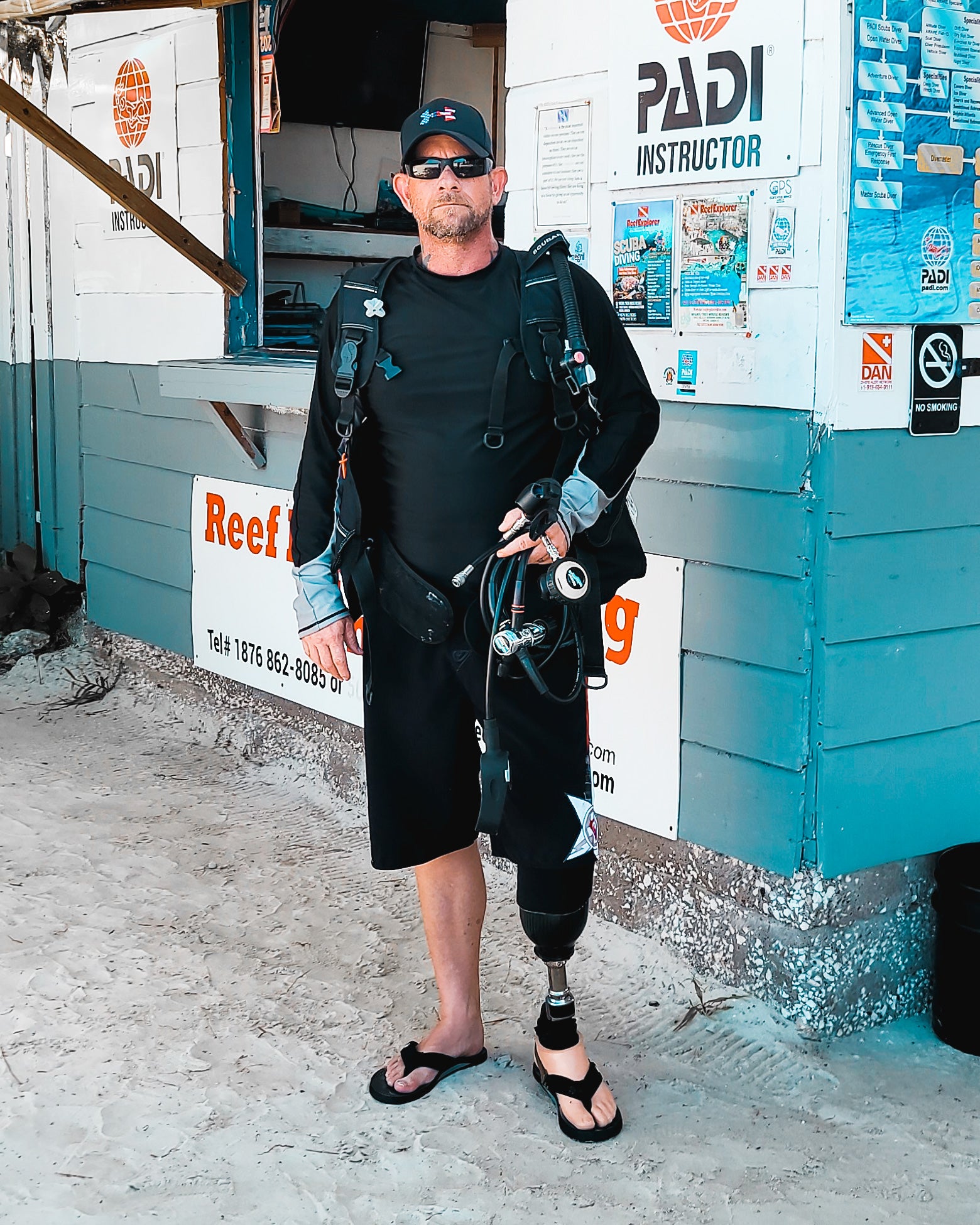Team Amplife® Ambassador Justin McDevitt getting ready to scuba dive